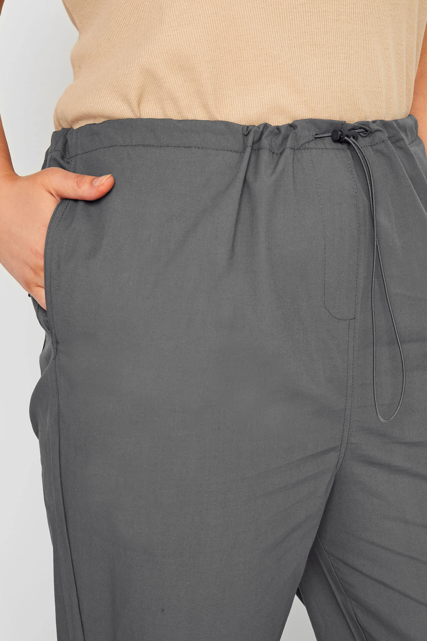 YOURS - Pantalon Coupe Cargo Gris Charbonneux Parachûte à Poches – Image 4