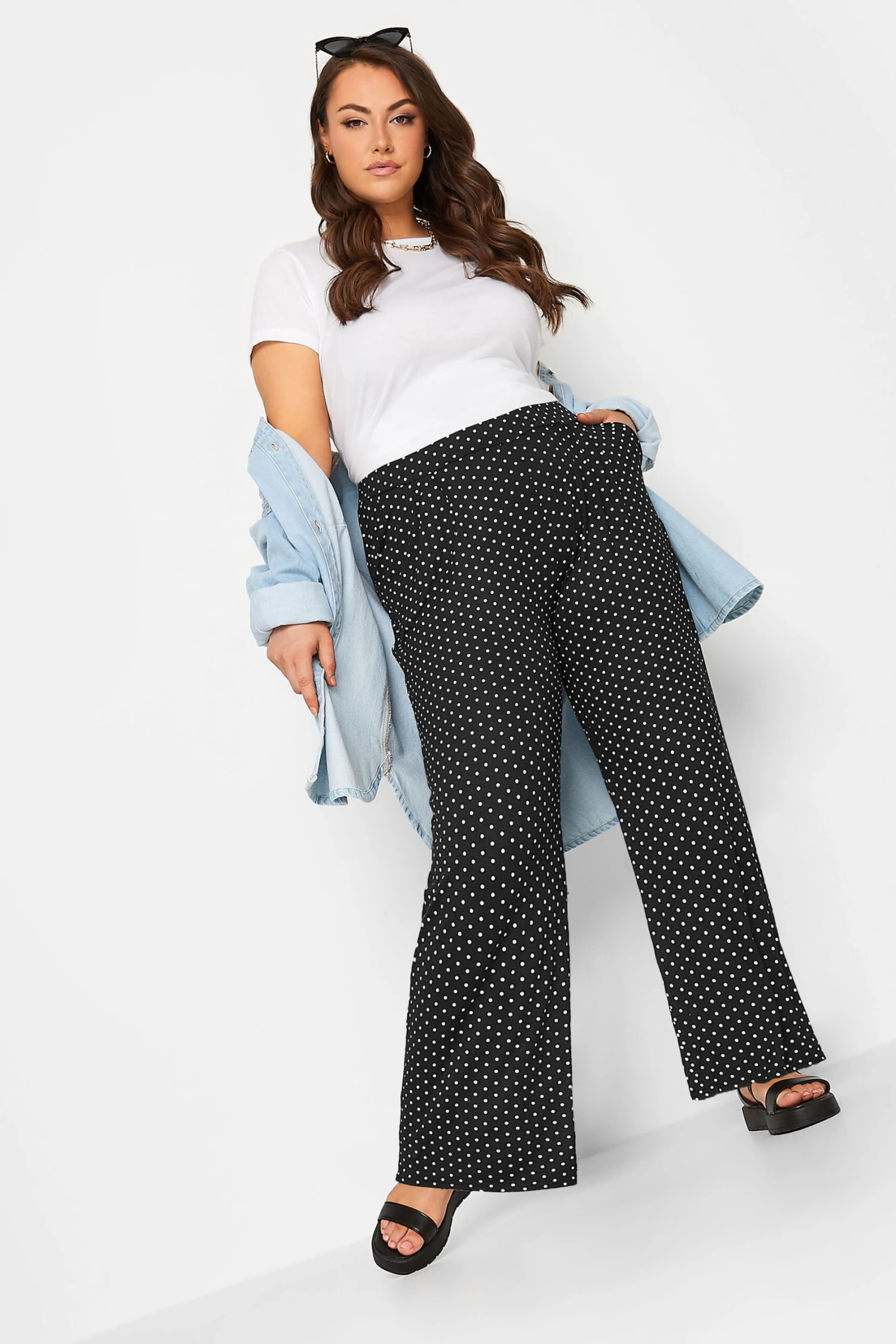 LIMITED COLLECTION - Pantalon Classique Noir à Pois Plissé – Image 2